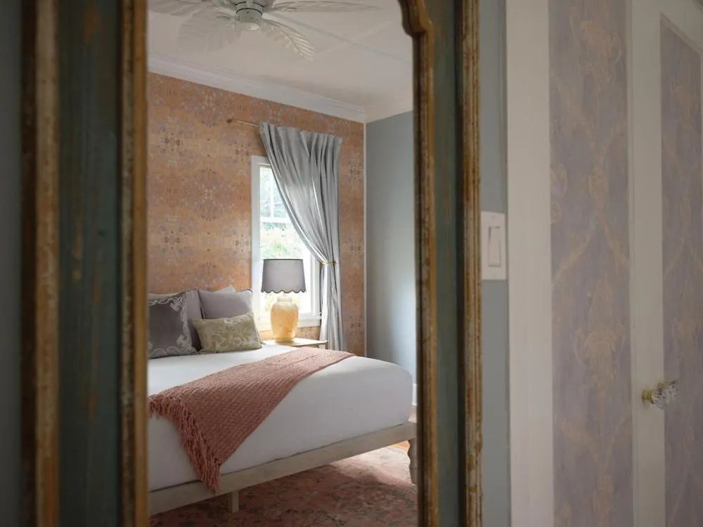 The Historic Wailuku Inn Maui Guest house