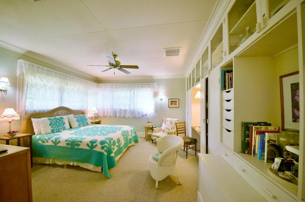 The Historic Wailuku Inn Maui Guest house